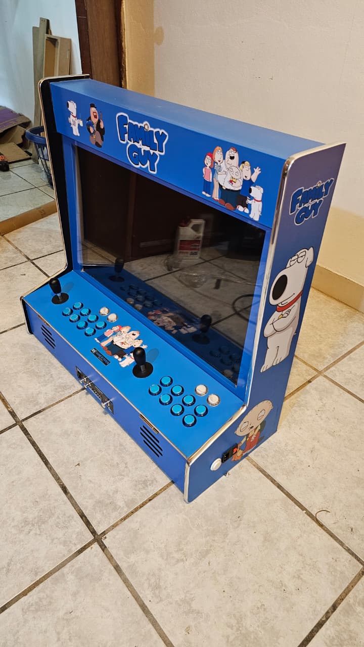 Wallcade 2026 32" | 21.5"